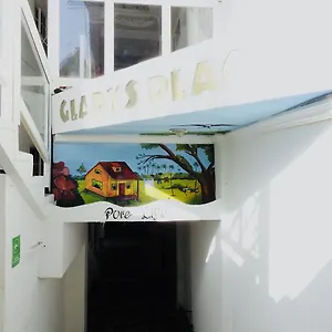 Inn Gladys Place